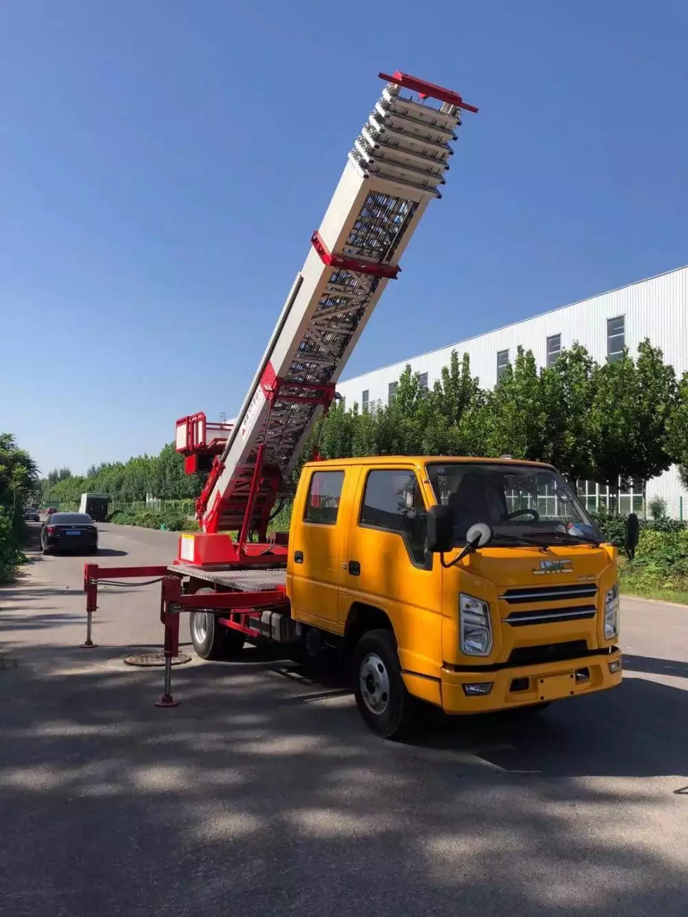 宿迁附近的云梯车出租服务:轻松解决高空作业需求